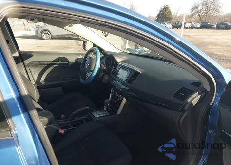 2017 Mitsubishi Lancer Es z USA, uszkodzony, nr VIN JA32U2FU5HU007290